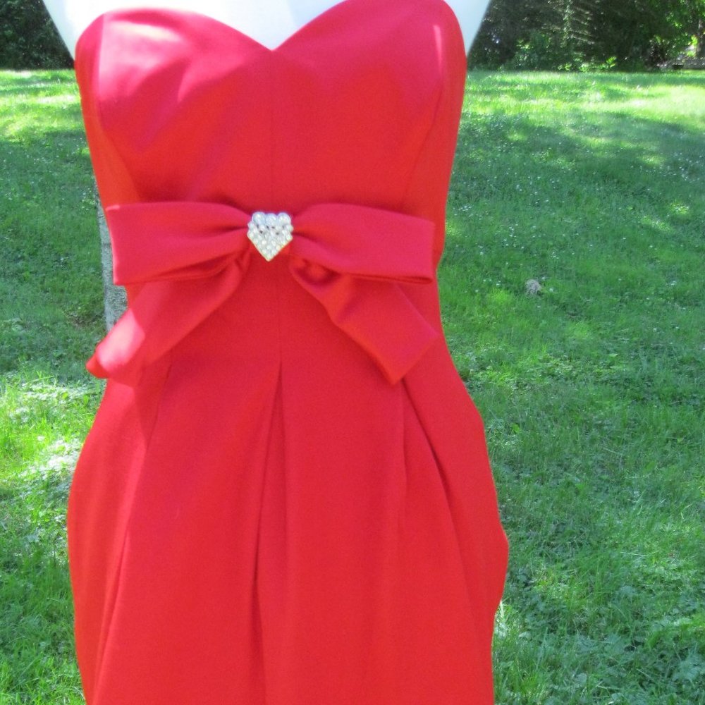 NWT SIZE 6 Red En Francais strapless satin & crepe dress